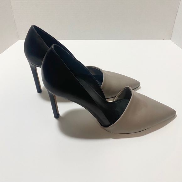 Vince grey and black pointy toe skinny high heel - Picture 2 of 7